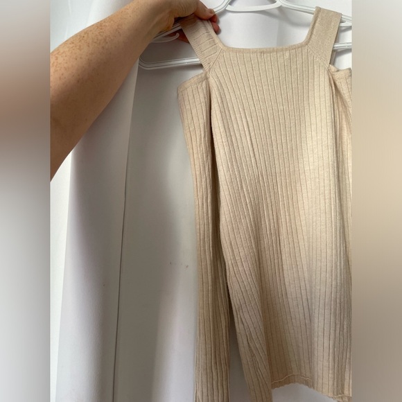 Impressions Off-Shoulder Cream Sweater with jewelled Tassel size small NWOT - Picture 4 of 5